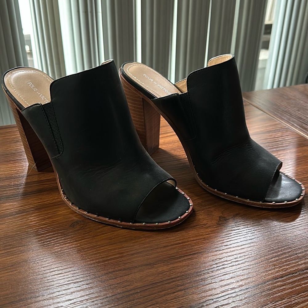 Pour La Victoire Stacked Heel Mules